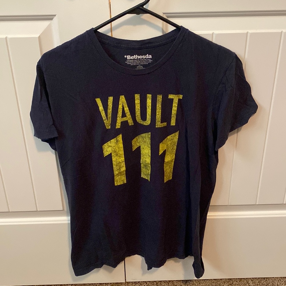 Fallout game vault 111 t shirt